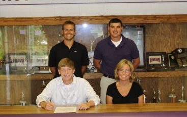 Ryan Weatherly Signs with Tennis Cats